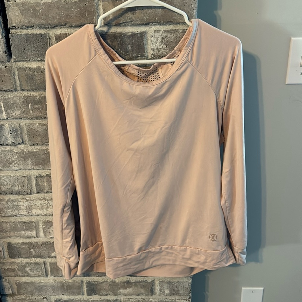 Cute light pink women’s athletic wear top L